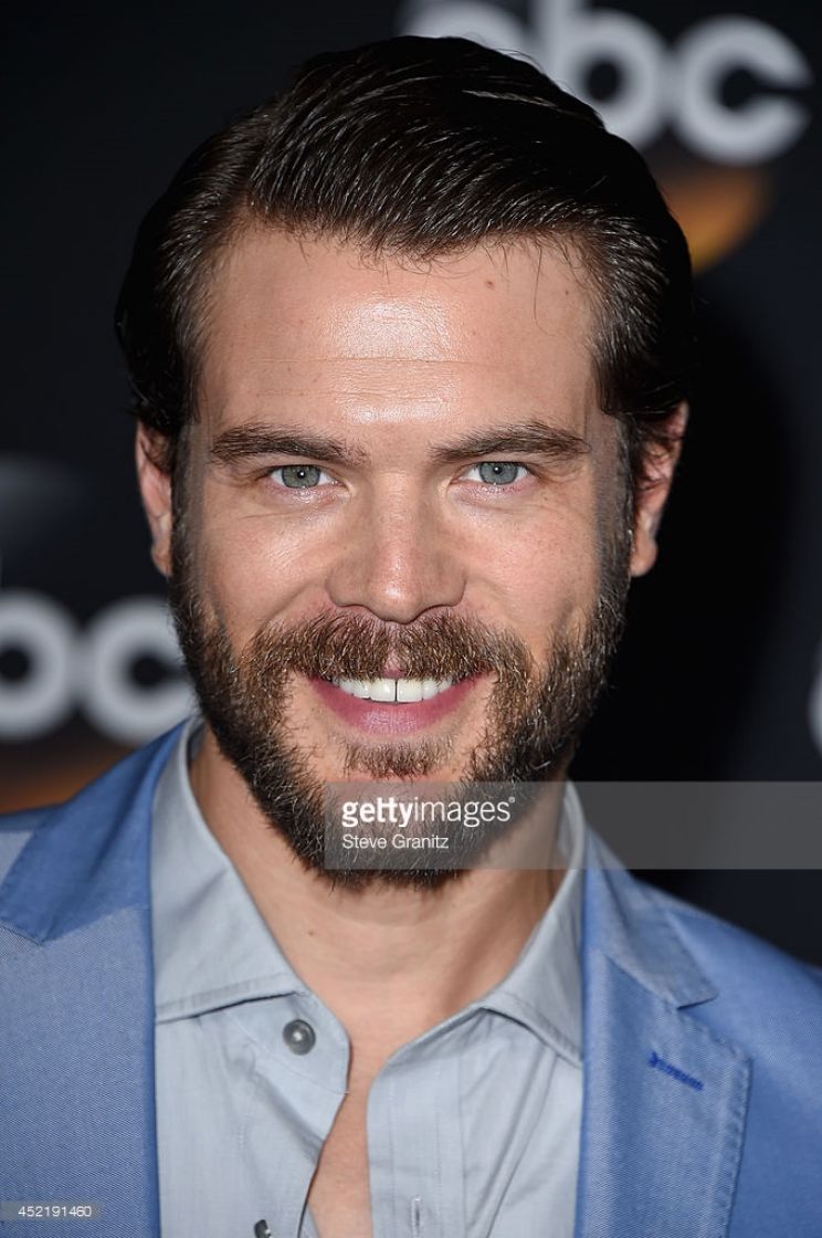 Charlie Weber