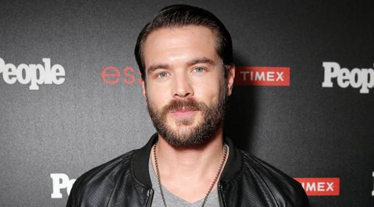 Charlie Weber