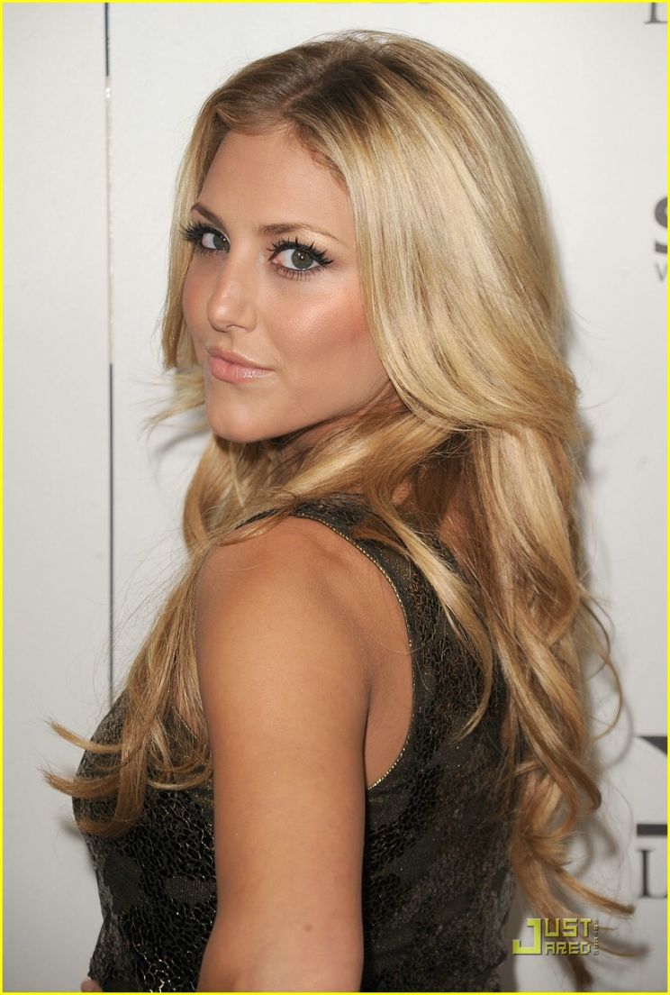 Chelsea Hobbs