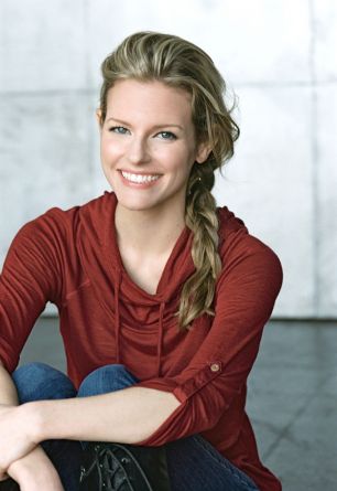 Chelsey crisp date of birth