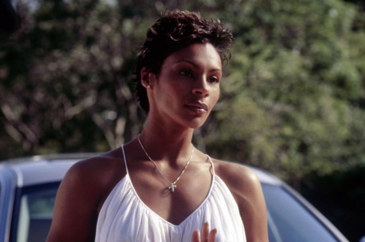 Chenoa Maxwell