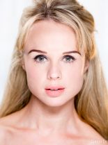 Chloe de Burgh #1424687 picture (Portrait Medium)