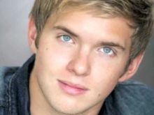 Chris Brochu