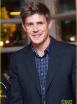 Chris Lowell