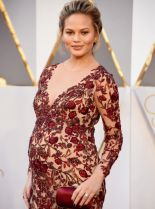 Chrissy Teigen photo