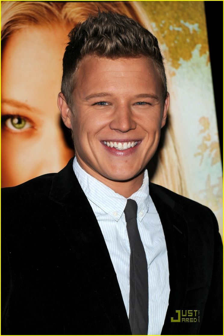 Christopher Egan