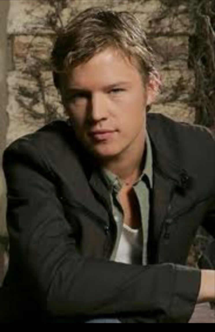 Christopher Egan