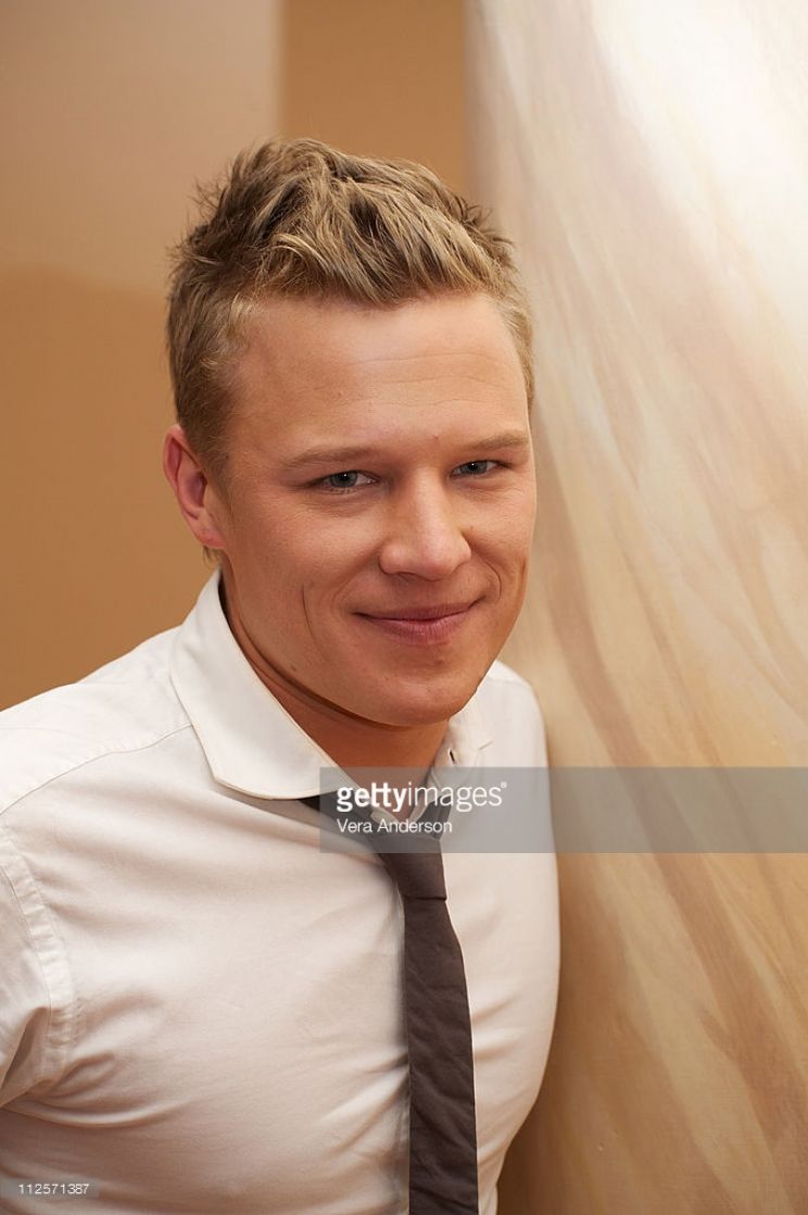 Christopher Egan