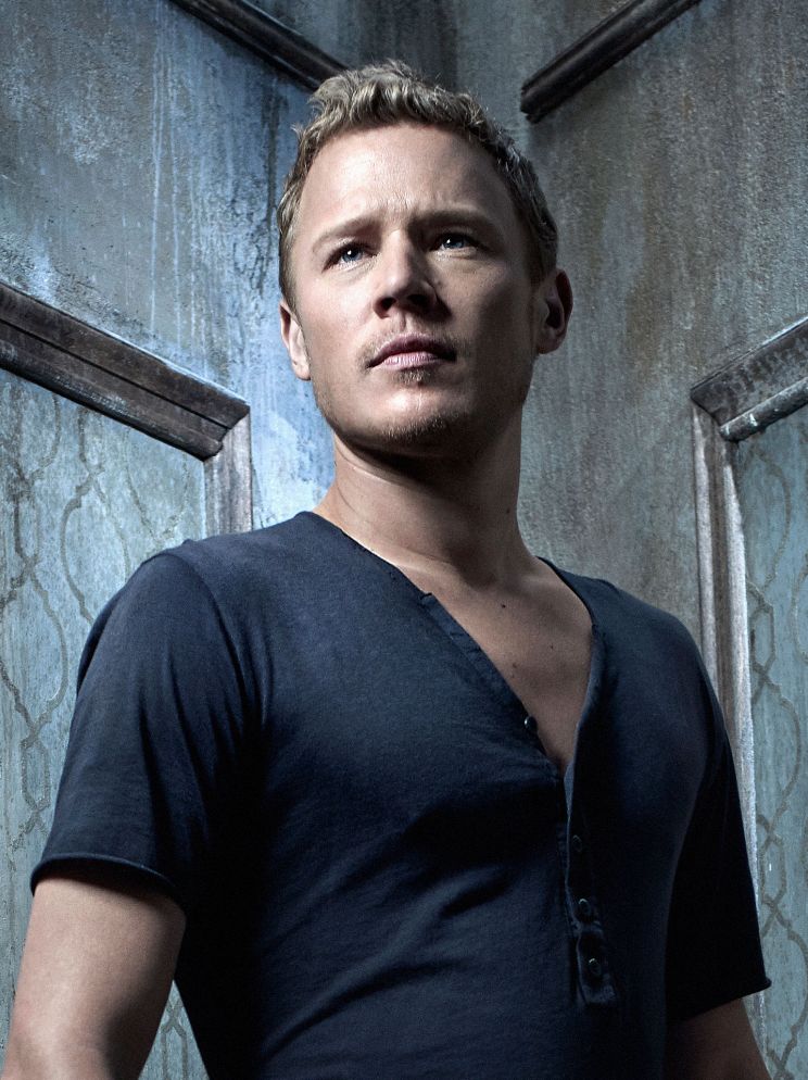 Christopher Egan