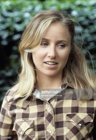 Cindy Eilbacher's Biography - Wall Of Celebrities