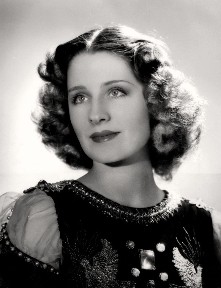 Claire Dodd