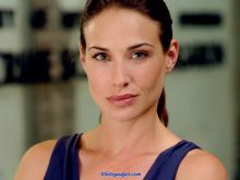 Claire Forlani