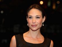 Claire Forlani photo