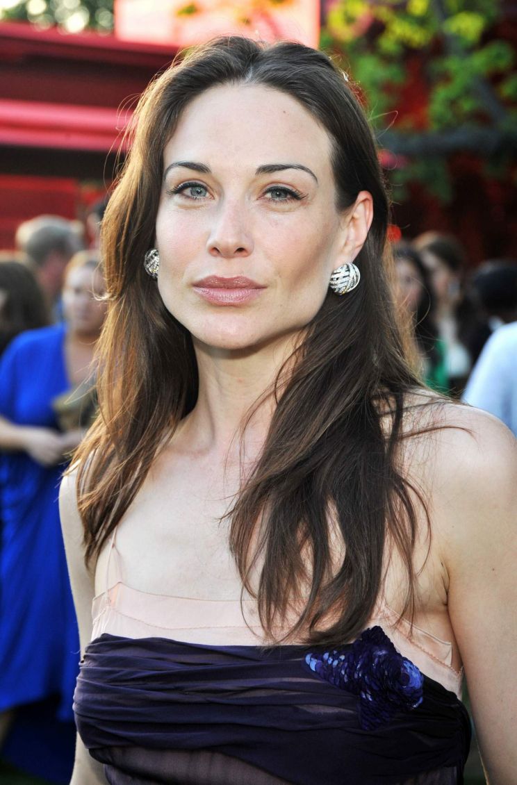 Claire Forlani