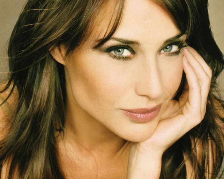 Claire Forlani