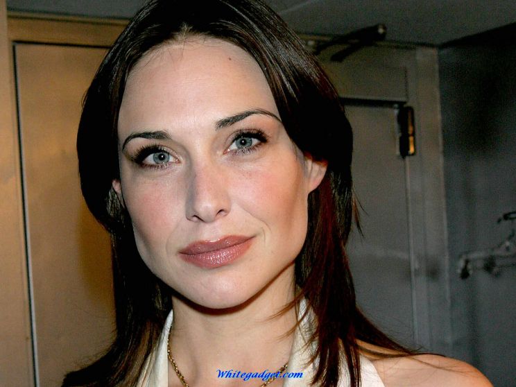 Claire Forlani