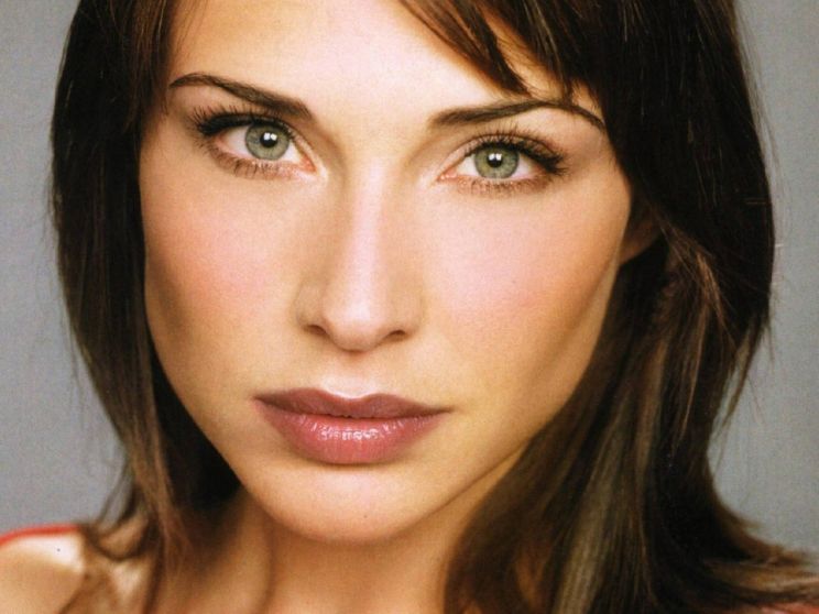 Claire Forlani