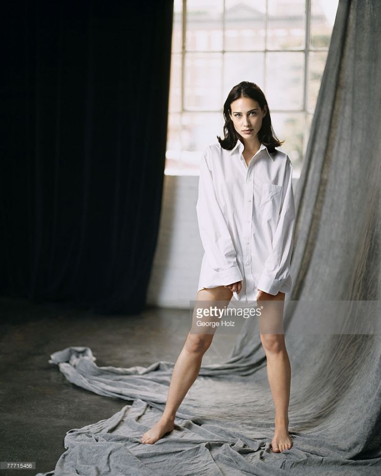 Claire Forlani