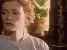 Claire Skinner