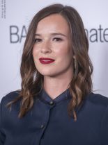 Claire van der Boom