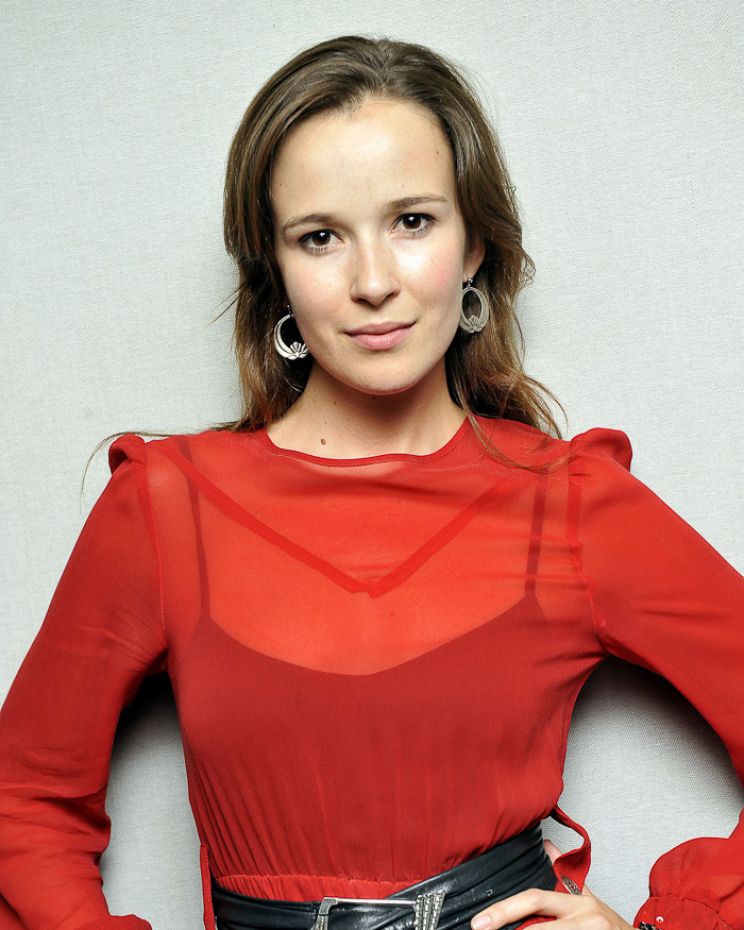 Claire van der Boom
