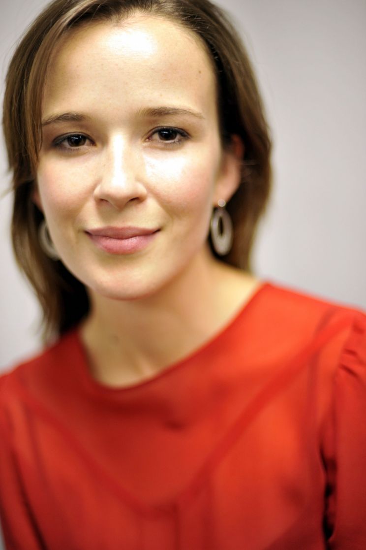 Claire van der Boom