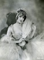 Claire Windsor #3230794 picture (Portrait Medium)