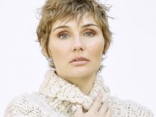 Clare Bowen