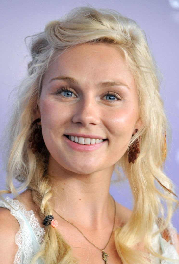 Clare Bowen