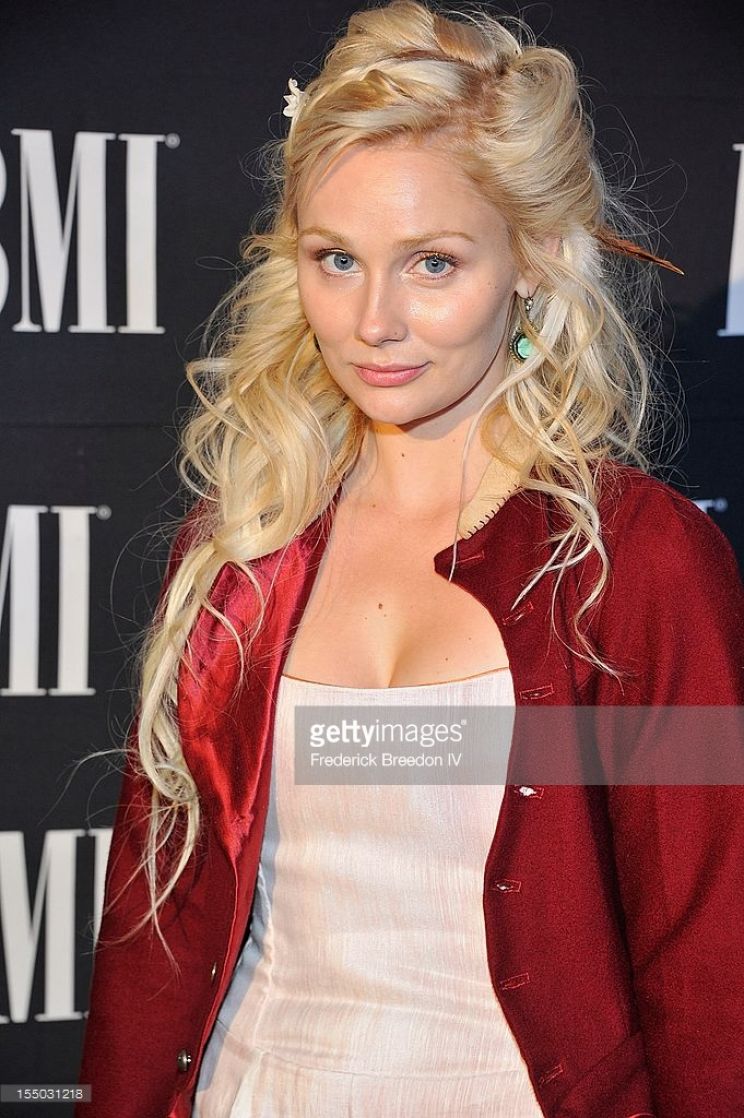 Clare Bowen