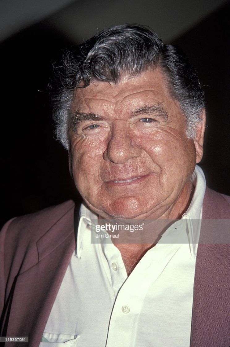 Claude Akins