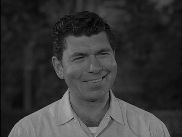 Claude Akins