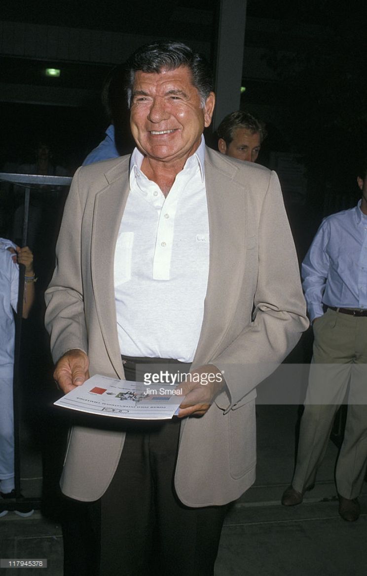 Claude Akins