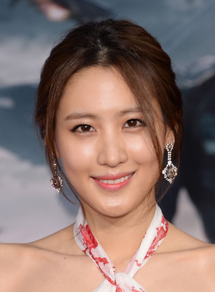 Claudia Kim