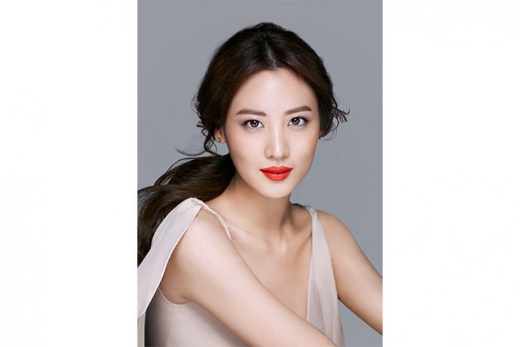 Claudia Kim