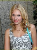 Claudia Lee
