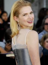 Claudia Lee