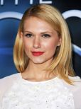 Claudia Lee