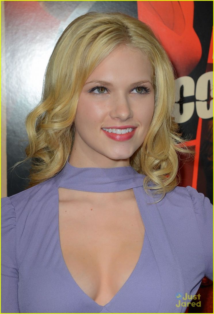 Claudia Lee