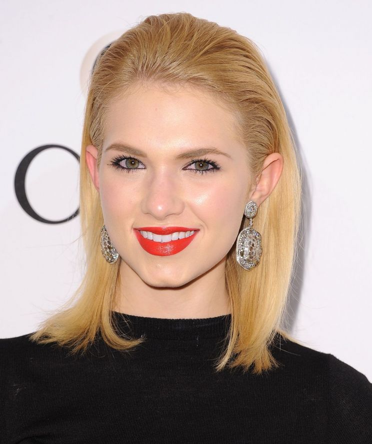 Claudia Lee