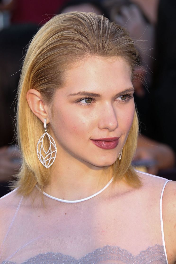 Claudia Lee
