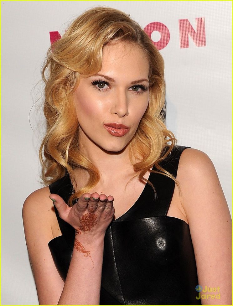 Claudia Lee