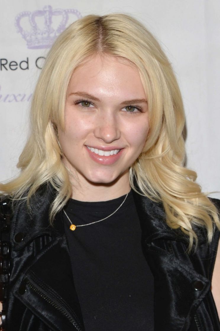 Claudia Lee