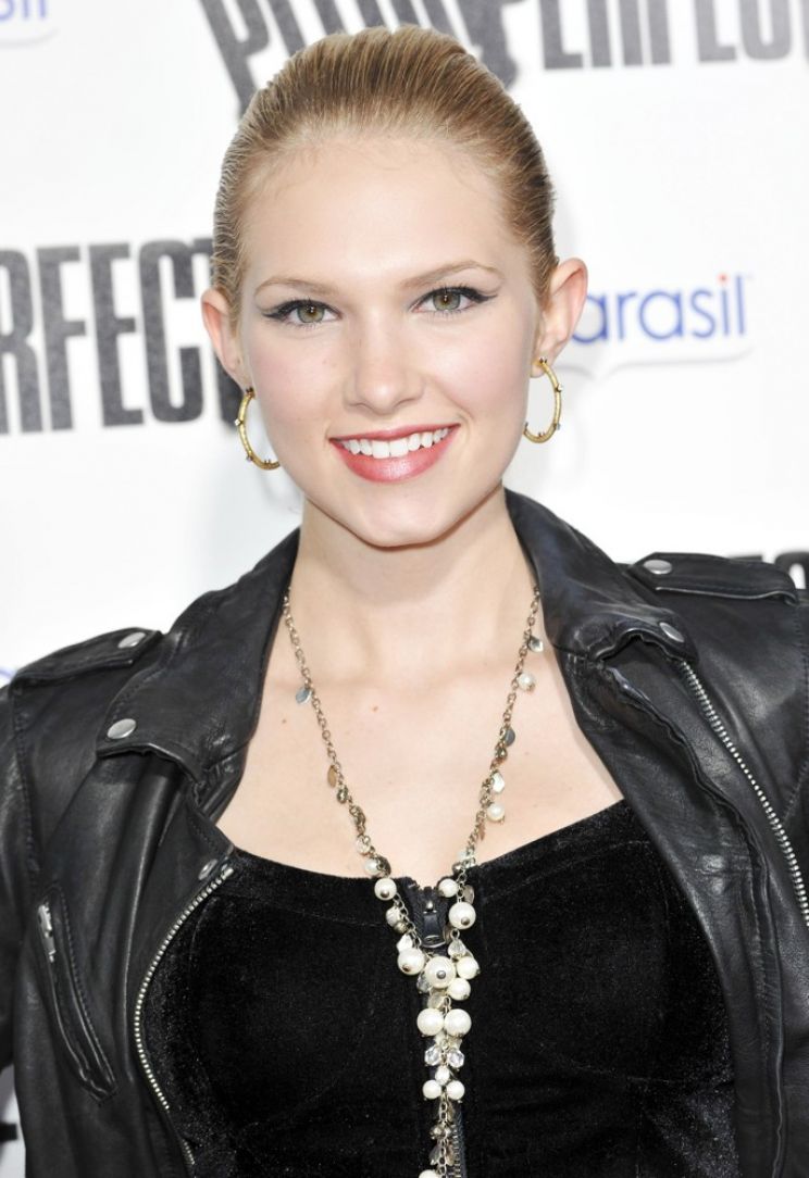 Claudia Lee