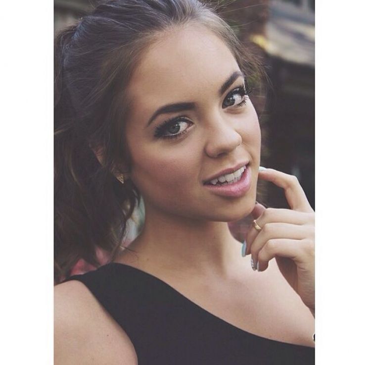 Claudia Sulewski