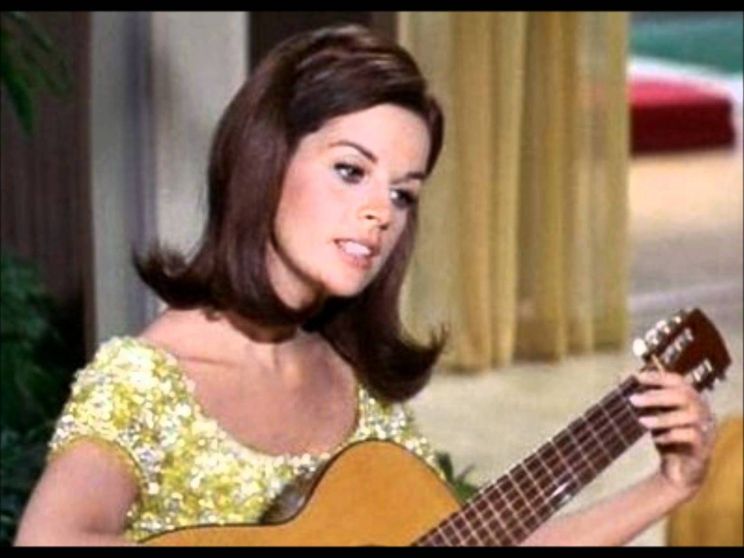 Browse and download High Resolution Claudine Longet's Picture