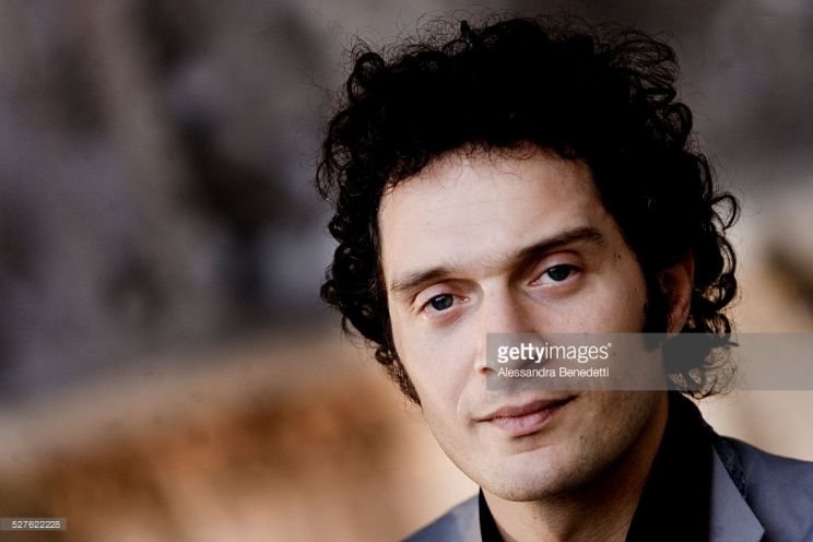 Claudio Santamaria