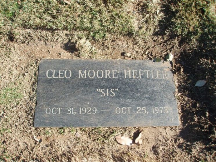 Cleo Moore