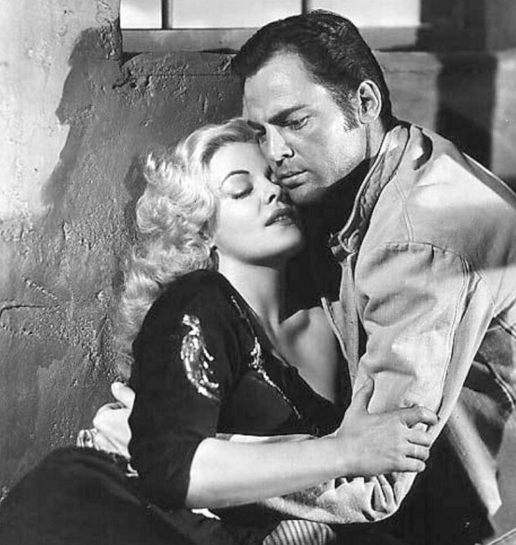 Cleo Moore