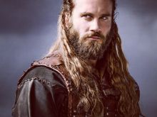 Clive Standen photo